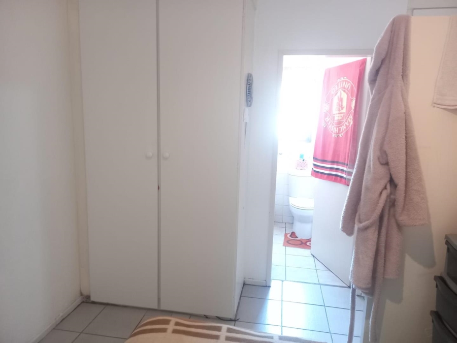 To Let 1 Bedroom Property for Rent in Weltevreden Park Gauteng