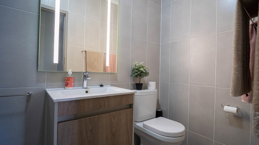 2 Bedroom Property for Sale in Carlswald Gauteng