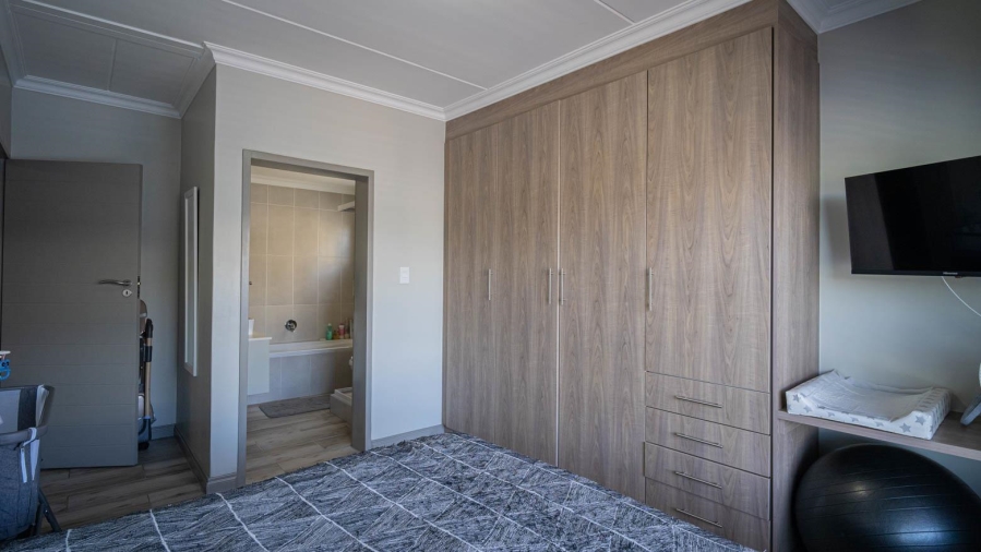 2 Bedroom Property for Sale in Carlswald Gauteng