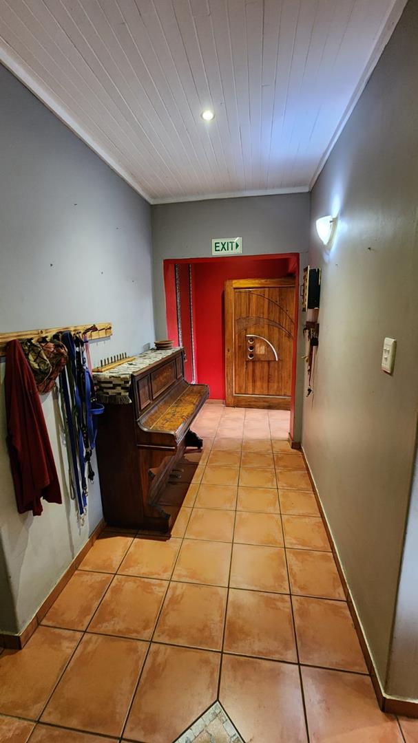 8 Bedroom Property for Sale in Wierdapark Gauteng