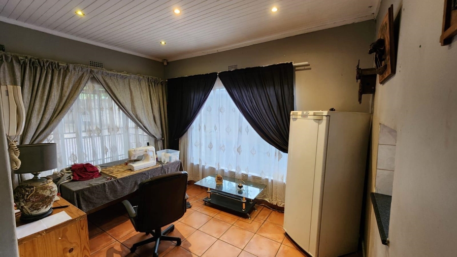 8 Bedroom Property for Sale in Wierdapark Gauteng