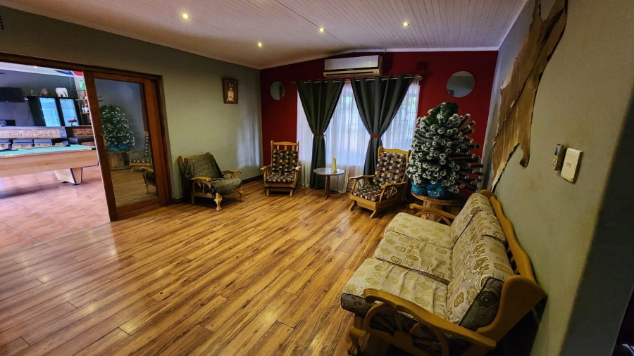 8 Bedroom Property for Sale in Wierdapark Gauteng