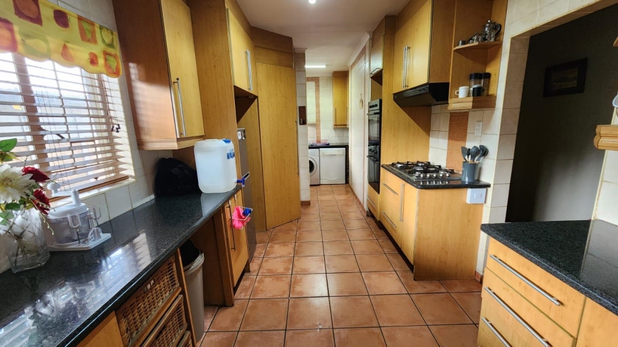 8 Bedroom Property for Sale in Wierdapark Gauteng