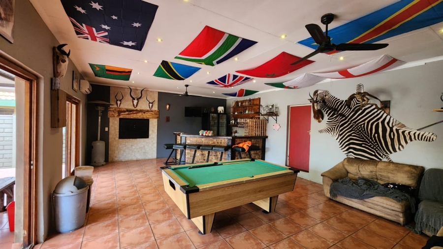 8 Bedroom Property for Sale in Wierdapark Gauteng