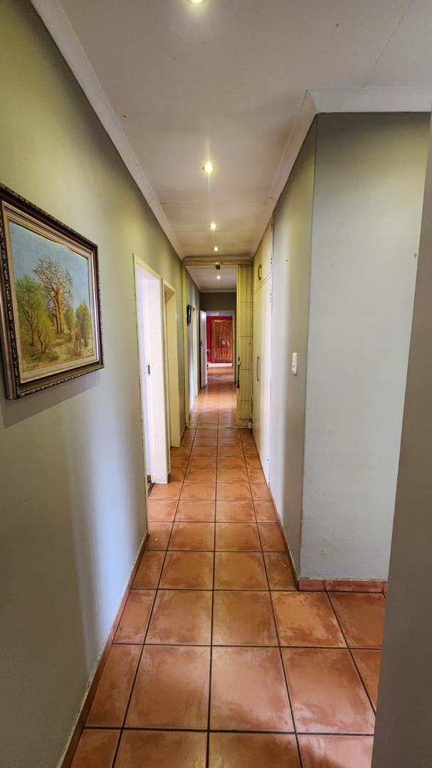 8 Bedroom Property for Sale in Wierdapark Gauteng
