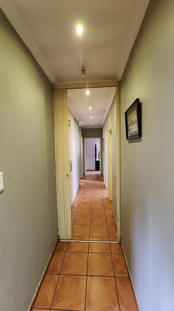 8 Bedroom Property for Sale in Wierdapark Gauteng