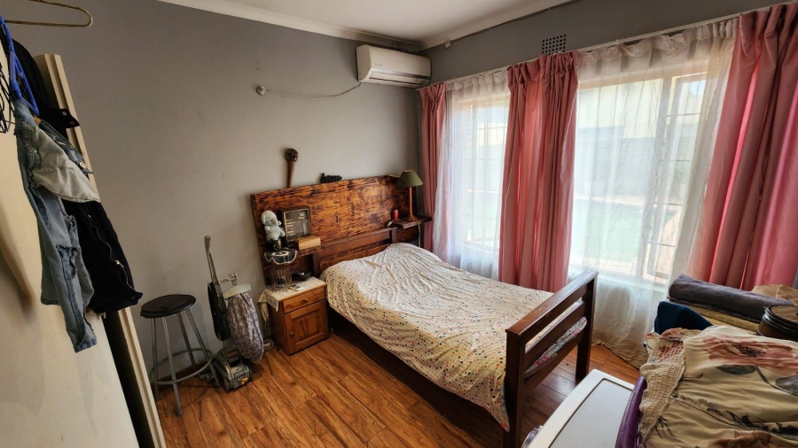 8 Bedroom Property for Sale in Wierdapark Gauteng