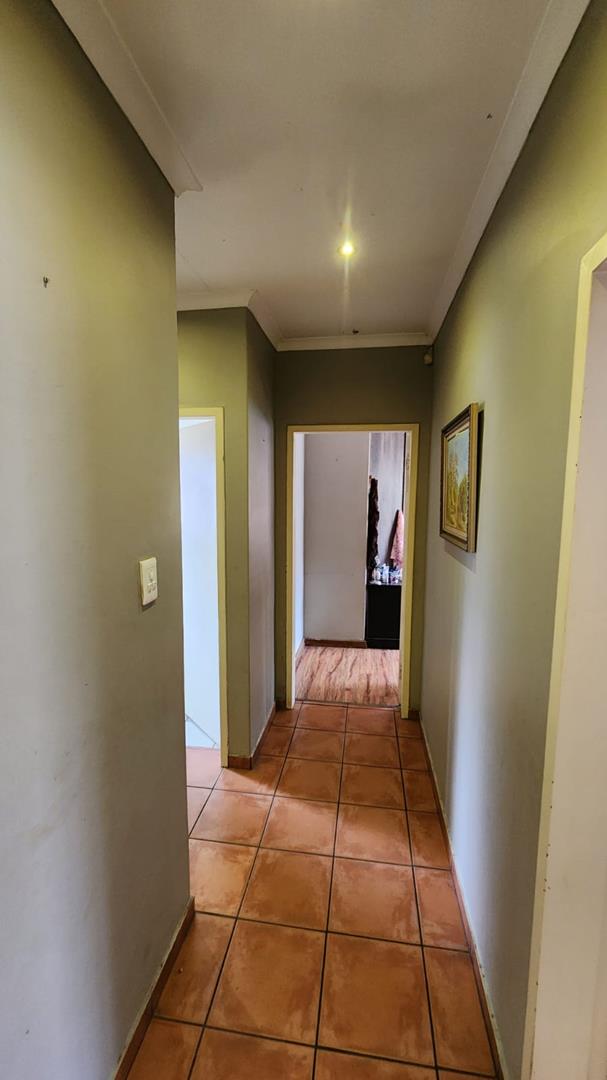 8 Bedroom Property for Sale in Wierdapark Gauteng