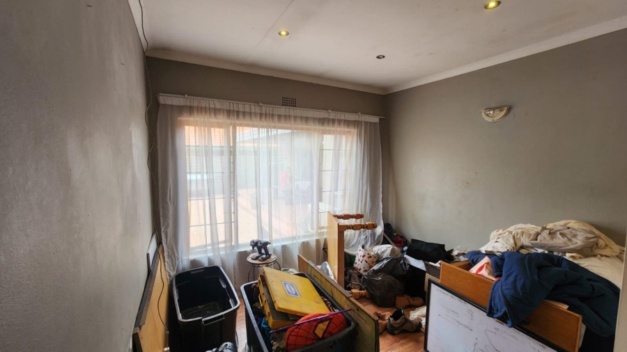 8 Bedroom Property for Sale in Wierdapark Gauteng