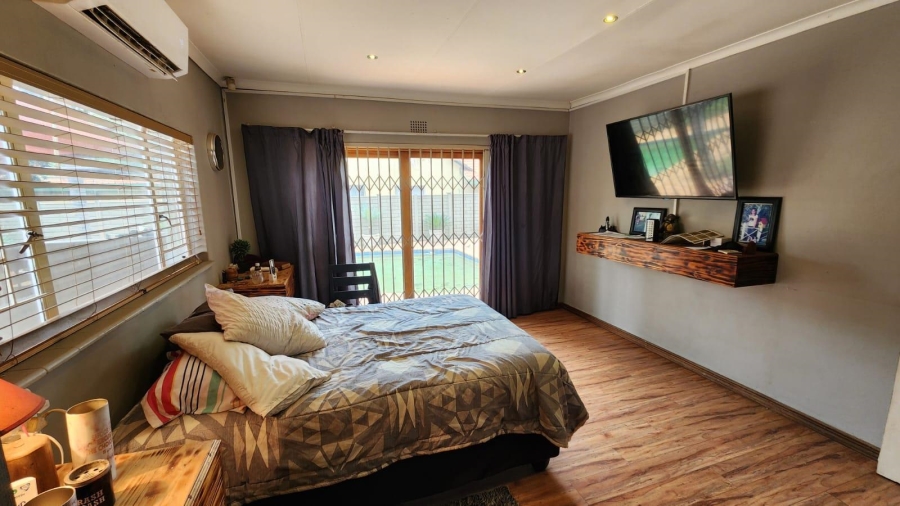 8 Bedroom Property for Sale in Wierdapark Gauteng