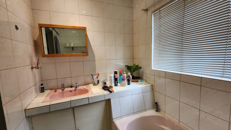 8 Bedroom Property for Sale in Wierdapark Gauteng