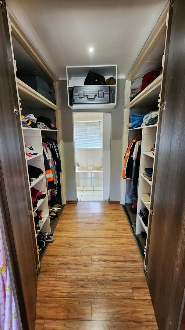 8 Bedroom Property for Sale in Wierdapark Gauteng