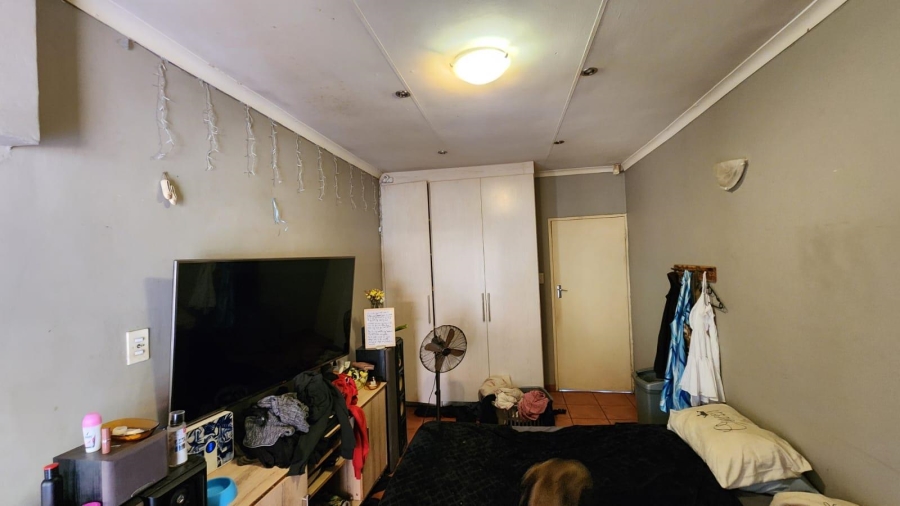 8 Bedroom Property for Sale in Wierdapark Gauteng