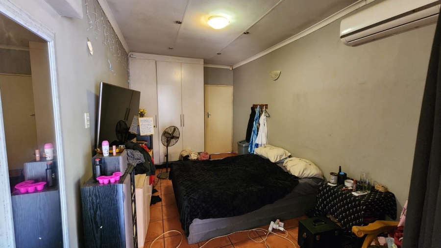 8 Bedroom Property for Sale in Wierdapark Gauteng