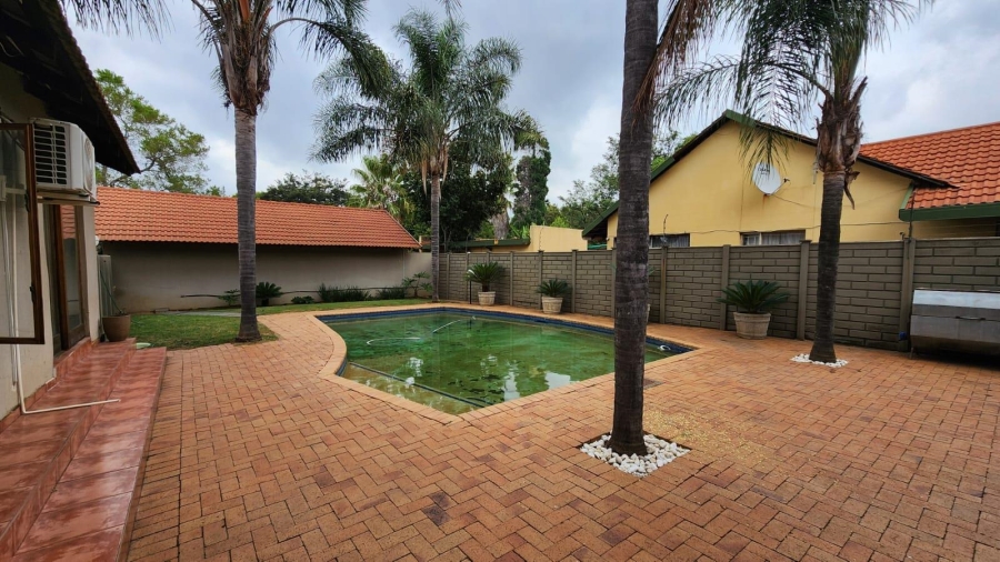 8 Bedroom Property for Sale in Wierdapark Gauteng