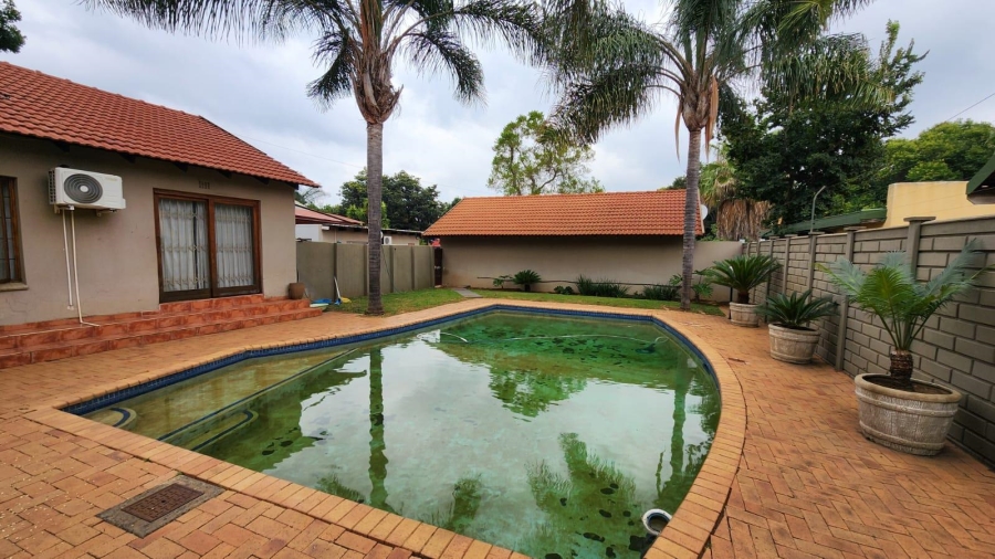 8 Bedroom Property for Sale in Wierdapark Gauteng