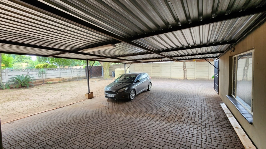 8 Bedroom Property for Sale in Wierdapark Gauteng