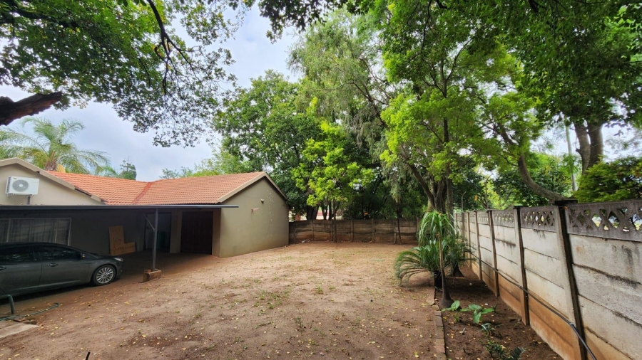 8 Bedroom Property for Sale in Wierdapark Gauteng