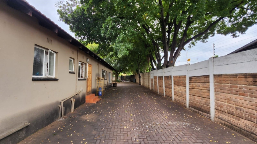 8 Bedroom Property for Sale in Wierdapark Gauteng