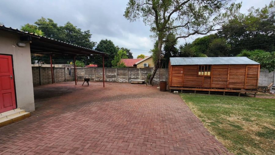 8 Bedroom Property for Sale in Wierdapark Gauteng
