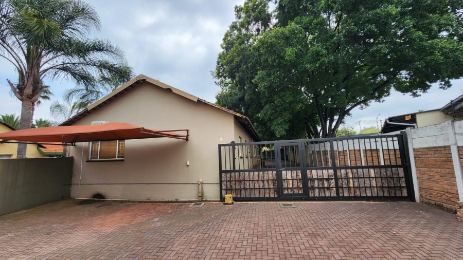 8 Bedroom Property for Sale in Wierdapark Gauteng