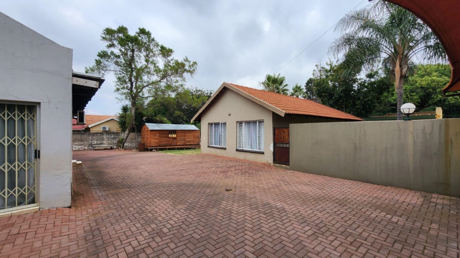 8 Bedroom Property for Sale in Wierdapark Gauteng