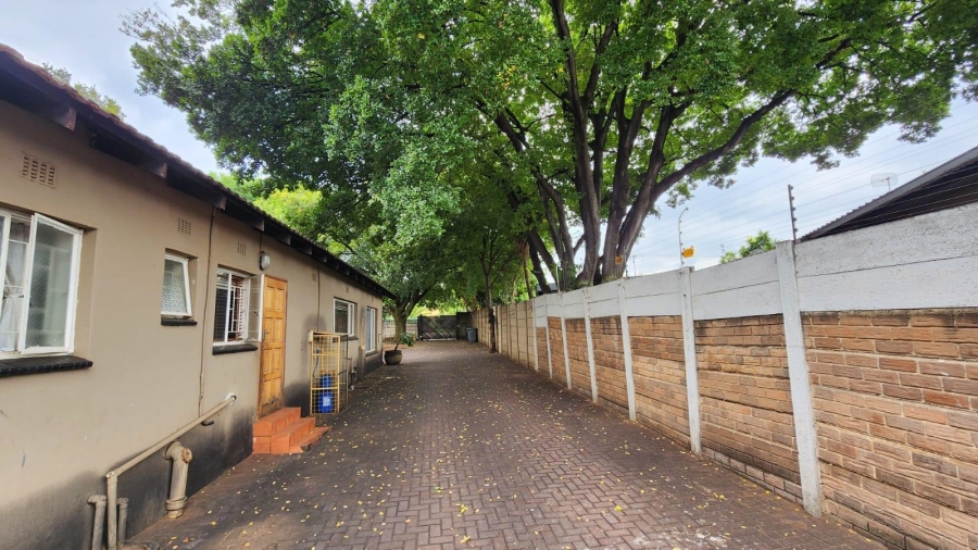 8 Bedroom Property for Sale in Wierdapark Gauteng