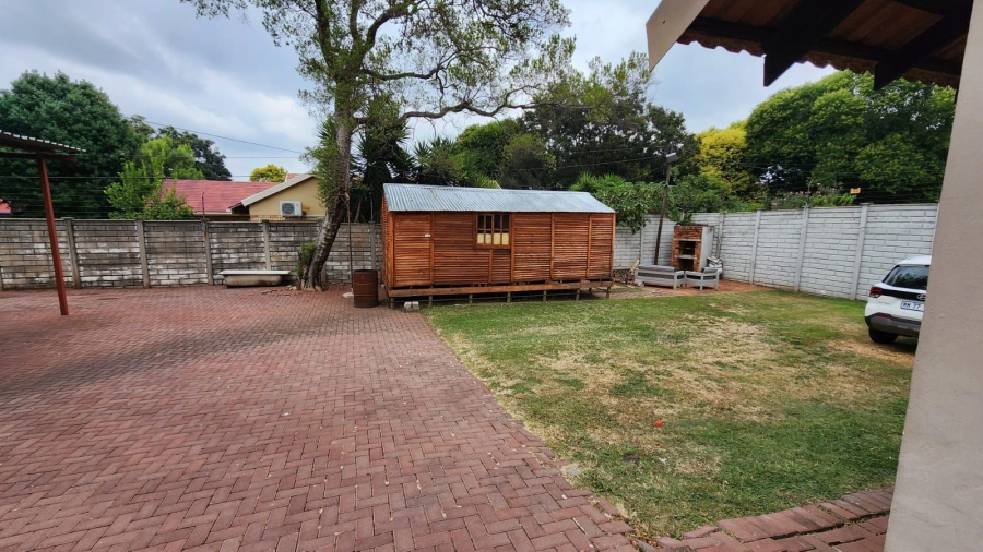 8 Bedroom Property for Sale in Wierdapark Gauteng