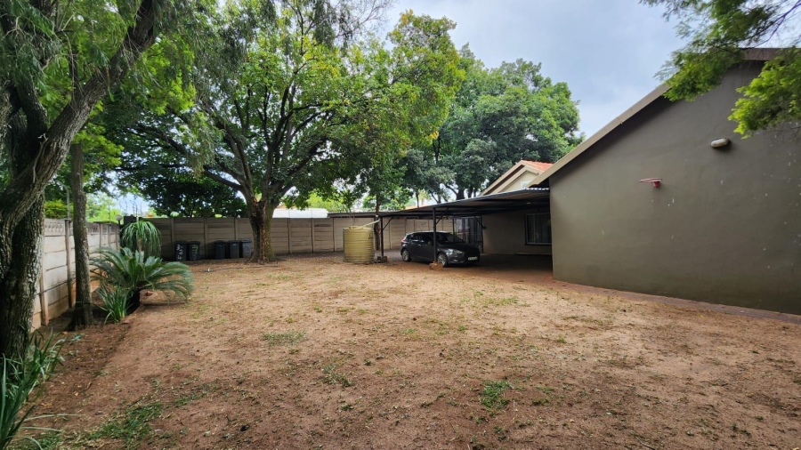 8 Bedroom Property for Sale in Wierdapark Gauteng