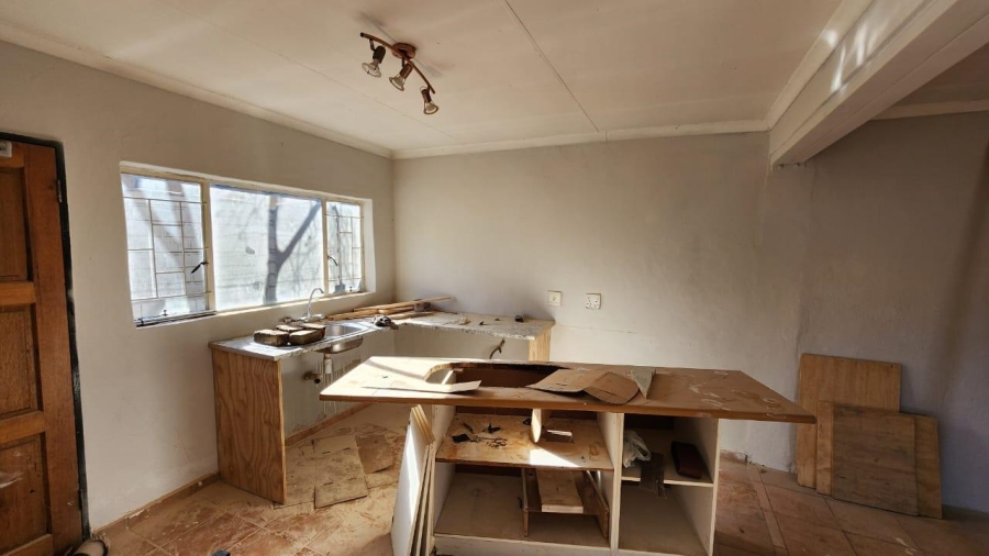 8 Bedroom Property for Sale in Wierdapark Gauteng