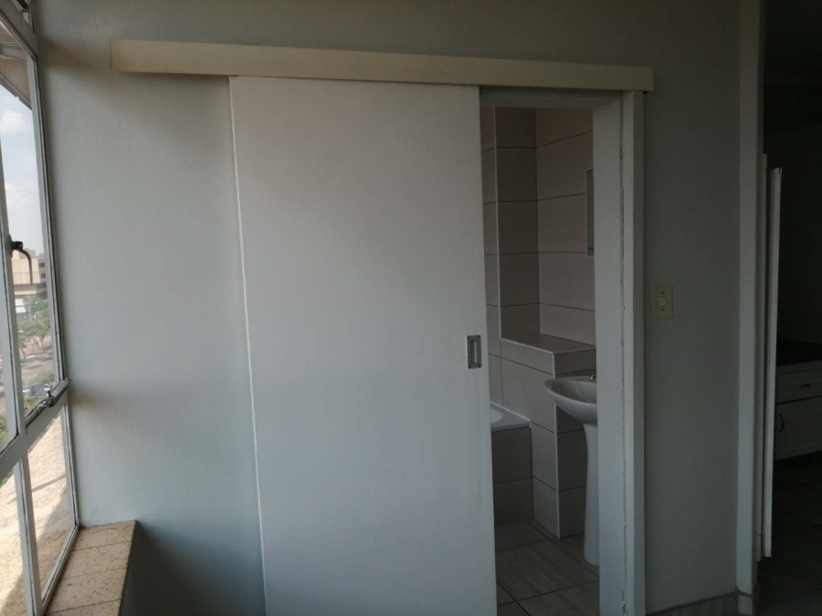 1 Bedroom Property for Sale in Hatfield Gauteng