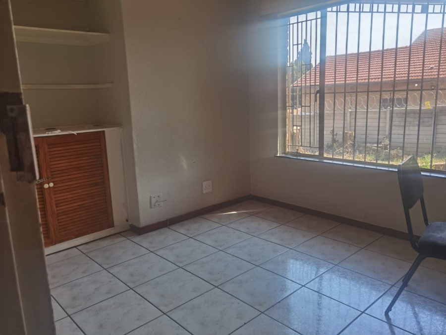 4 Bedroom Property for Sale in Esther Park Gauteng