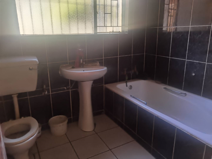 4 Bedroom Property for Sale in Esther Park Gauteng