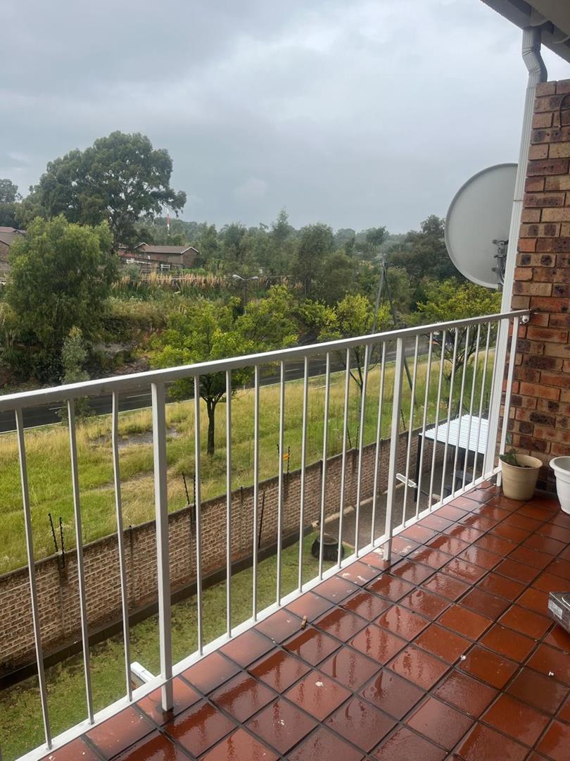 2 Bedroom Property for Sale in Gosforth Park Gauteng