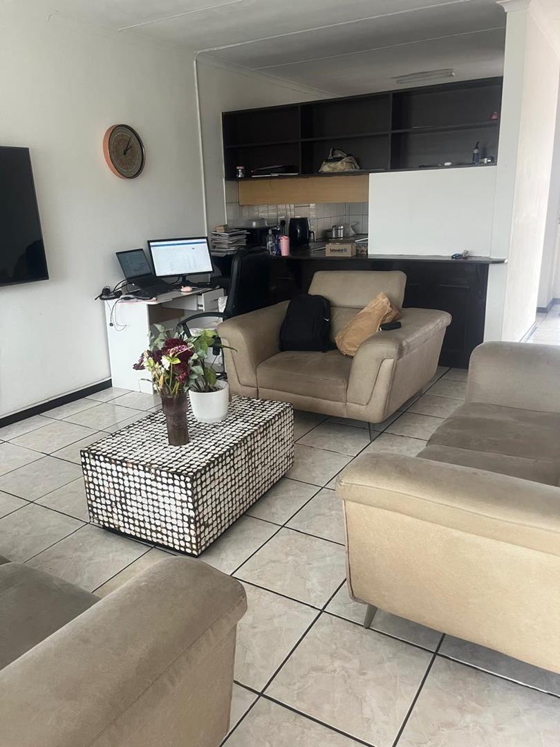 2 Bedroom Property for Sale in Gosforth Park Gauteng