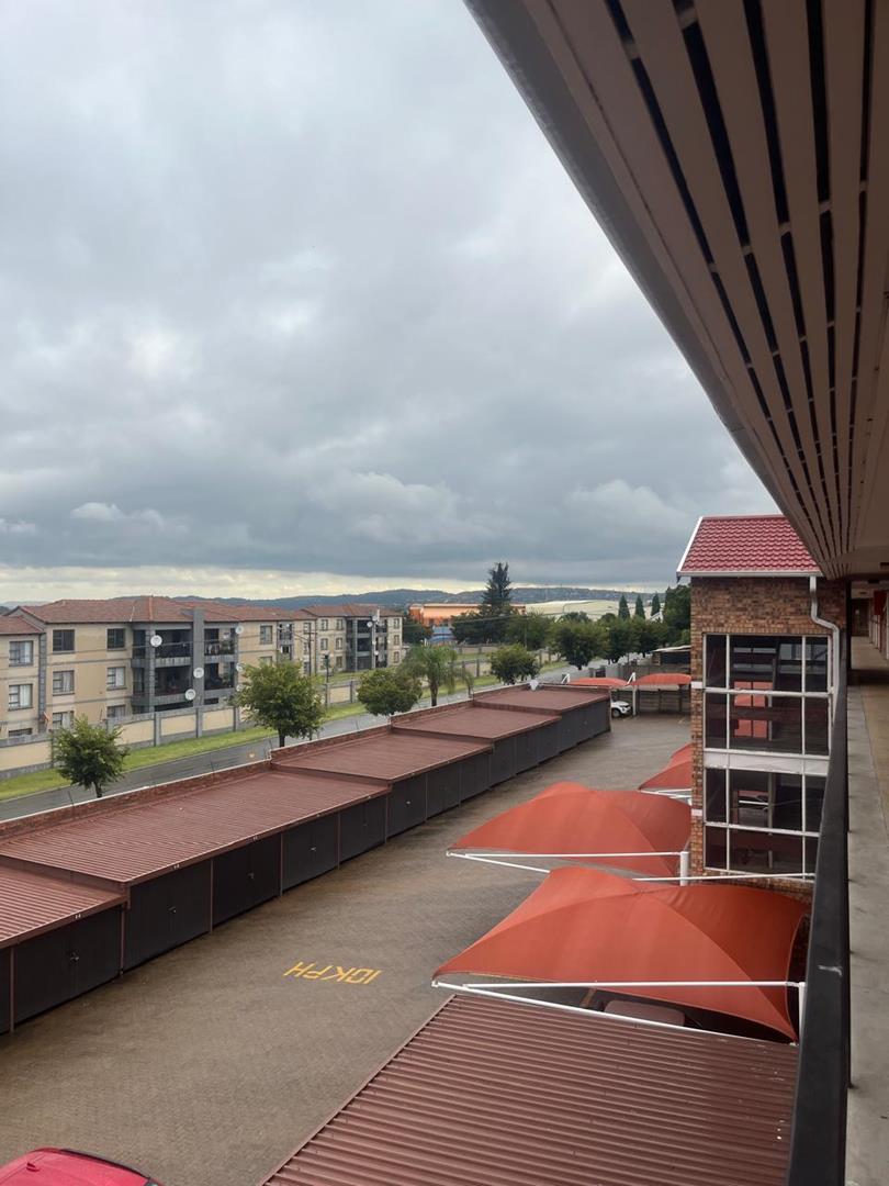 2 Bedroom Property for Sale in Gosforth Park Gauteng