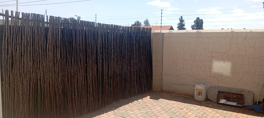 2 Bedroom Property for Sale in Mayberry Park Gauteng
