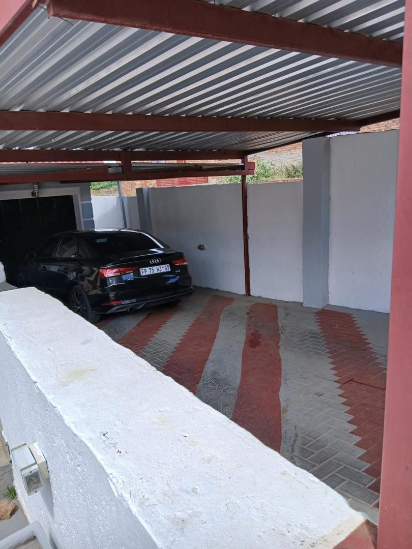 5 Bedroom Property for Sale in Soshanguve M Gauteng