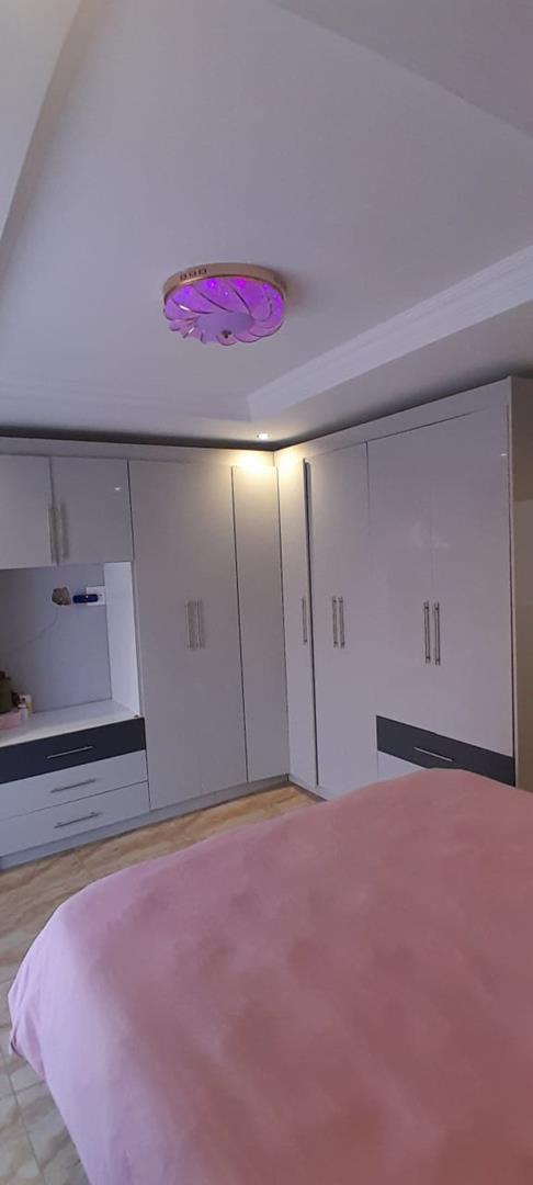 5 Bedroom Property for Sale in Soshanguve M Gauteng