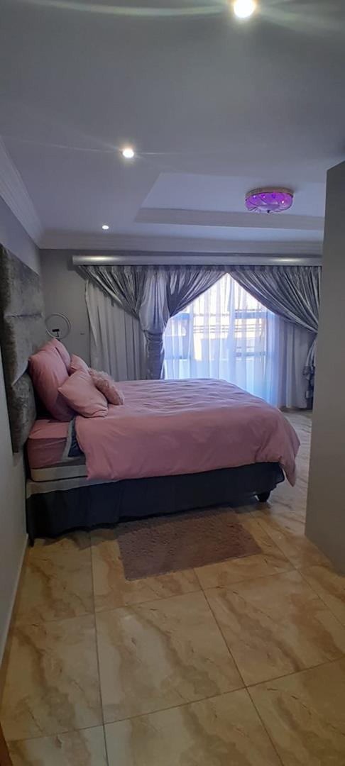 5 Bedroom Property for Sale in Soshanguve M Gauteng