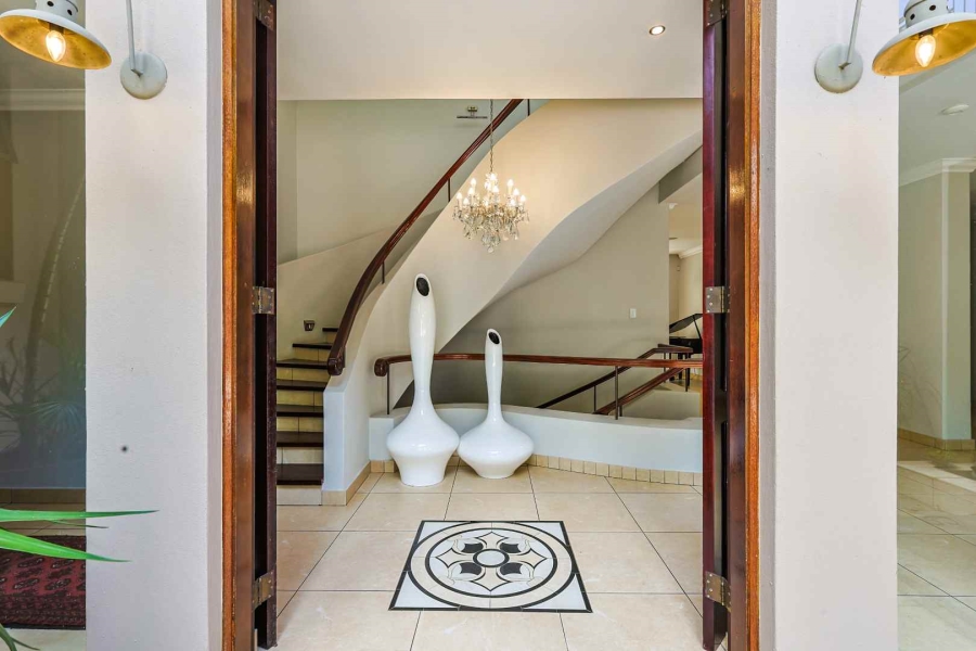 5 Bedroom Property for Sale in Waterkloof Gauteng
