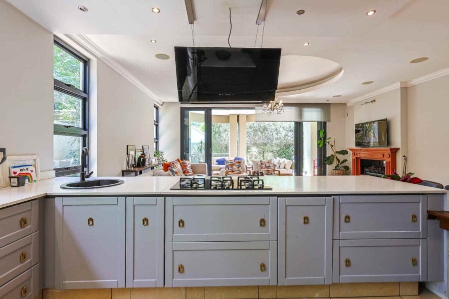 5 Bedroom Property for Sale in Waterkloof Gauteng