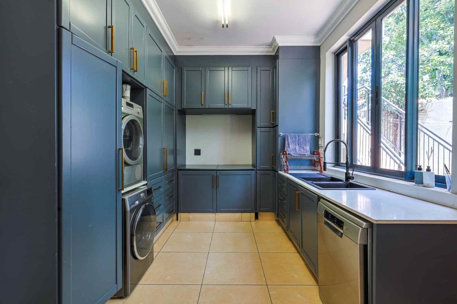 5 Bedroom Property for Sale in Waterkloof Gauteng