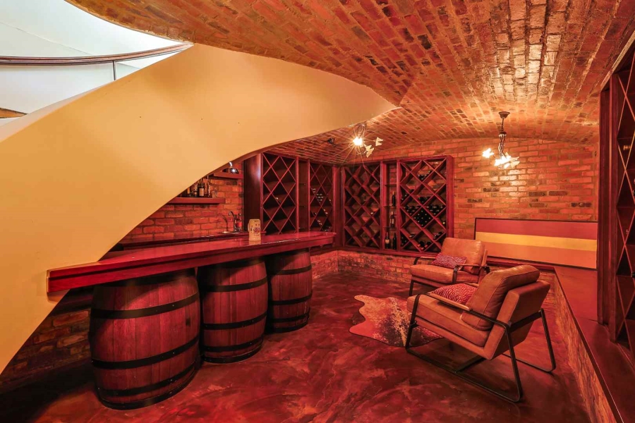 5 Bedroom Property for Sale in Waterkloof Gauteng