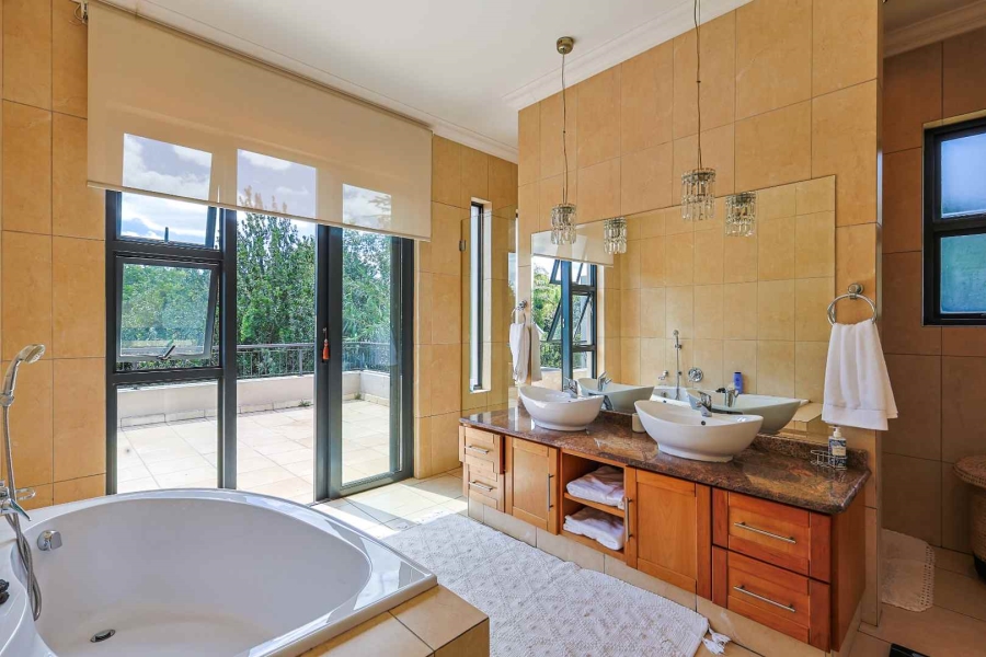 5 Bedroom Property for Sale in Waterkloof Gauteng