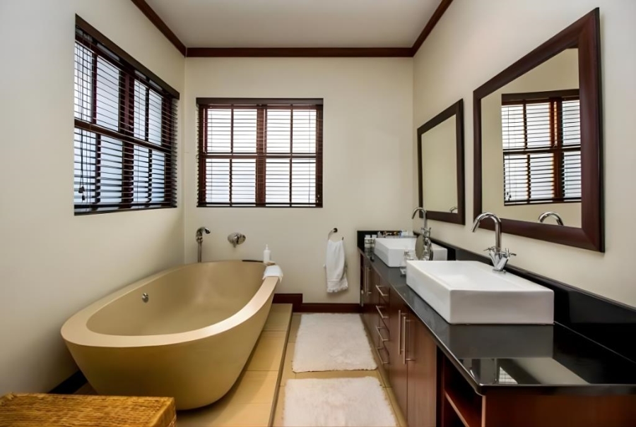 3 Bedroom Property for Sale in Waterkloof Ridge Gauteng