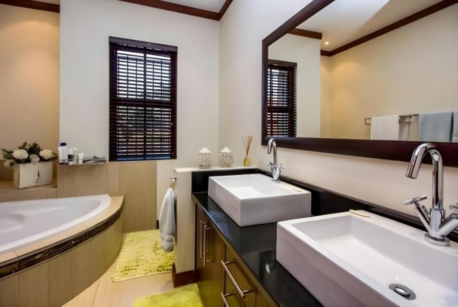 3 Bedroom Property for Sale in Waterkloof Ridge Gauteng