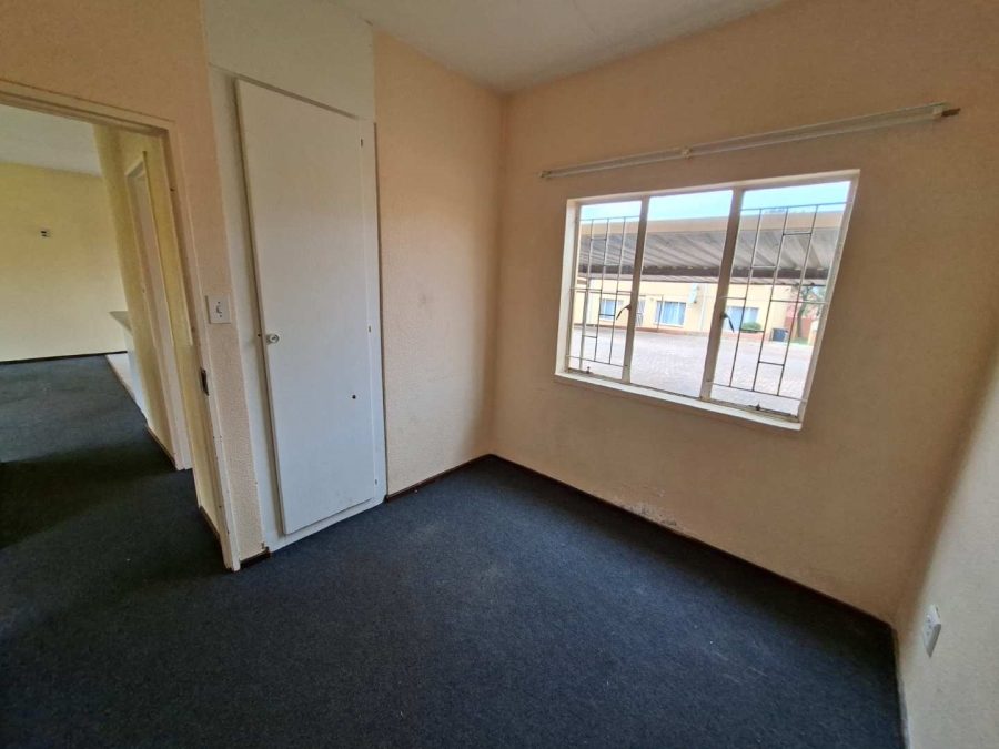 To Let 2 Bedroom Property for Rent in Roodepoort Gauteng