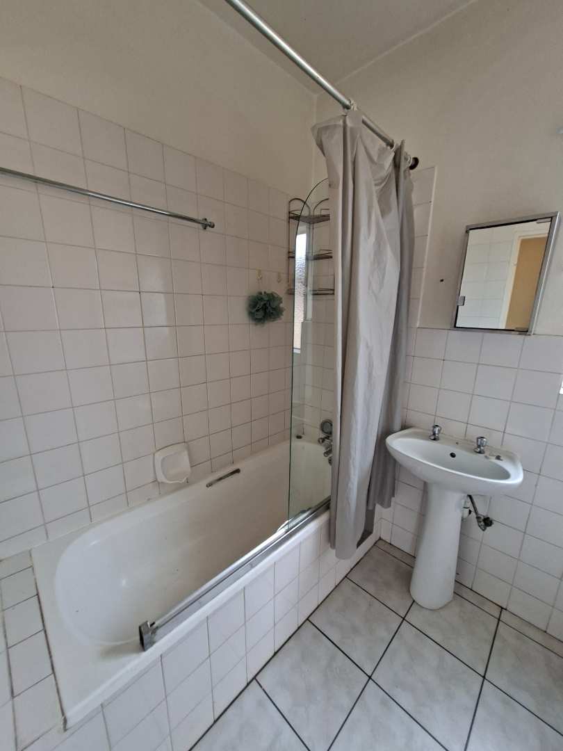 To Let 2 Bedroom Property for Rent in Roodepoort Gauteng