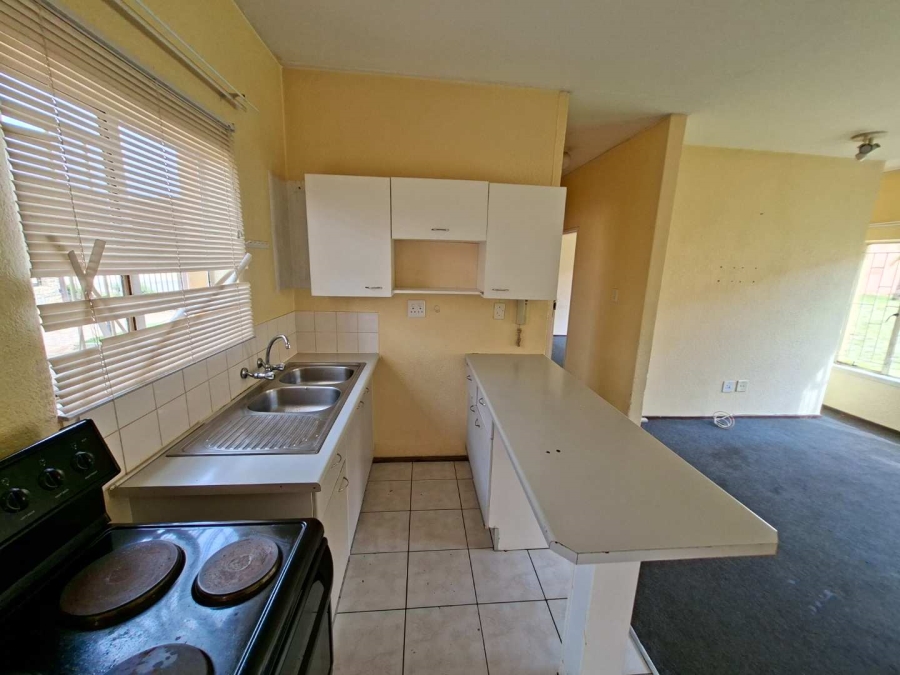 To Let 2 Bedroom Property for Rent in Roodepoort Gauteng